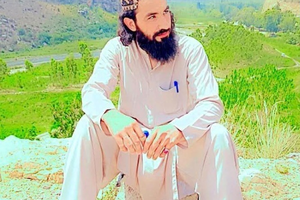 ناپېژاندو وسلهوالو د خیبر پښتونخوا په هنګو کې یو دیني عالم په ډزو وژلی