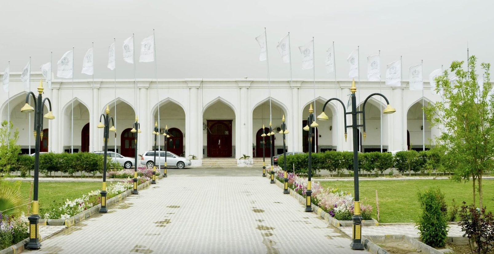 د ملا هبت الله ټاټوبي کې؛ د کندهار خلک یو ساعت او چارواکي ۲۲ ساعته له برېښنا ګټه پورته کوي