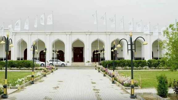 د ملا هبت الله ټاټوبي کې؛ د کندهار خلک یو ساعت او چارواکي ۲۲ ساعته له برېښنا ګټه پورته کوي