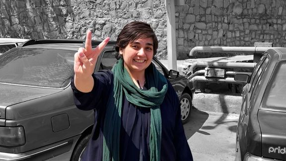 جمهوری اسلامی یک فعال زن را به خودداری از معاشرت و استفاده نکردن از تلفن هوشمند محکوم کرد