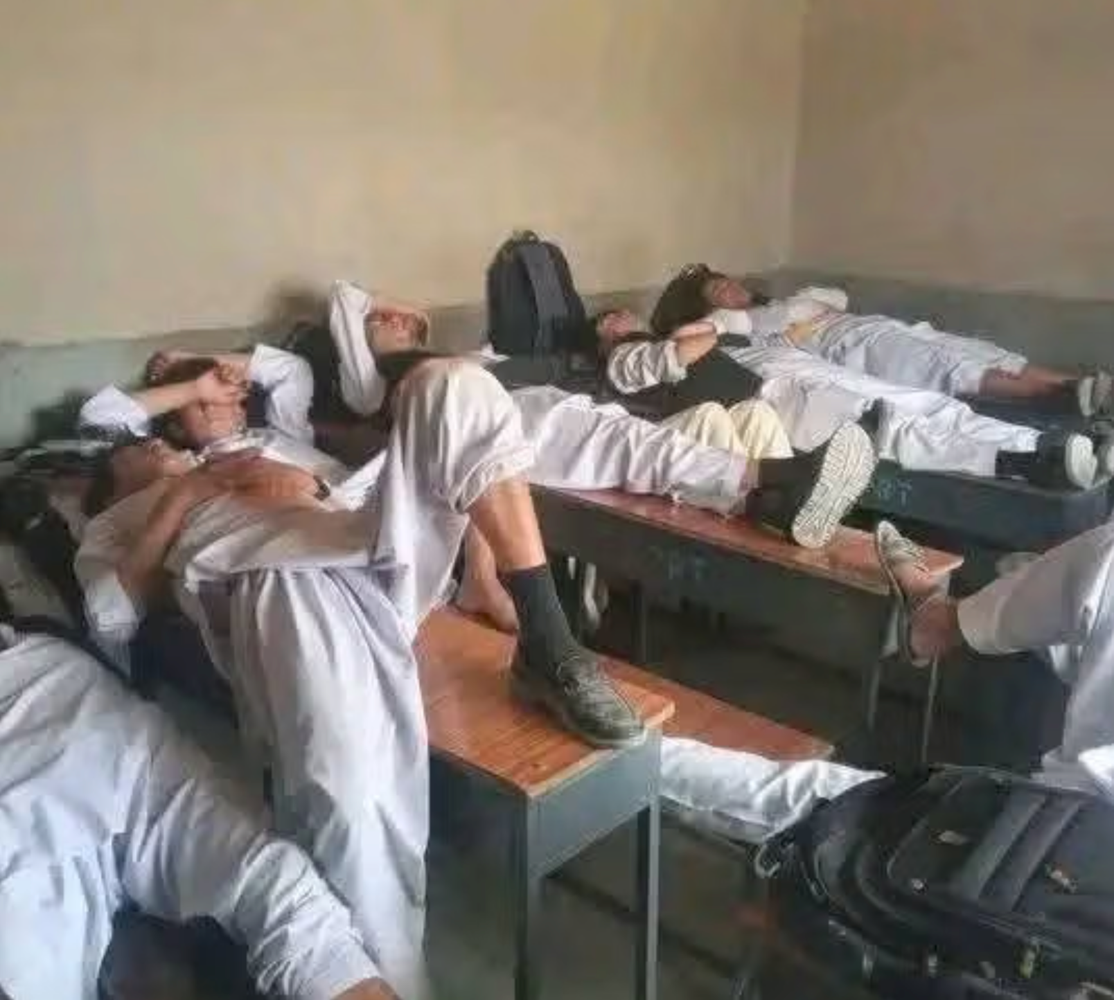د پاشل شوي پوهنیز نظام زده‌کوونکي؛ «نه‌پوهېږو ښوونځي ته تلل ښه دي که نه تلل»