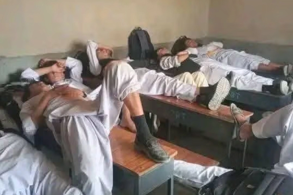 د پاشل شوي پوهنیز نظام زدهکوونکي؛ «نهپوهېږو ښوونځي ته تلل ښه دي که نه تلل»