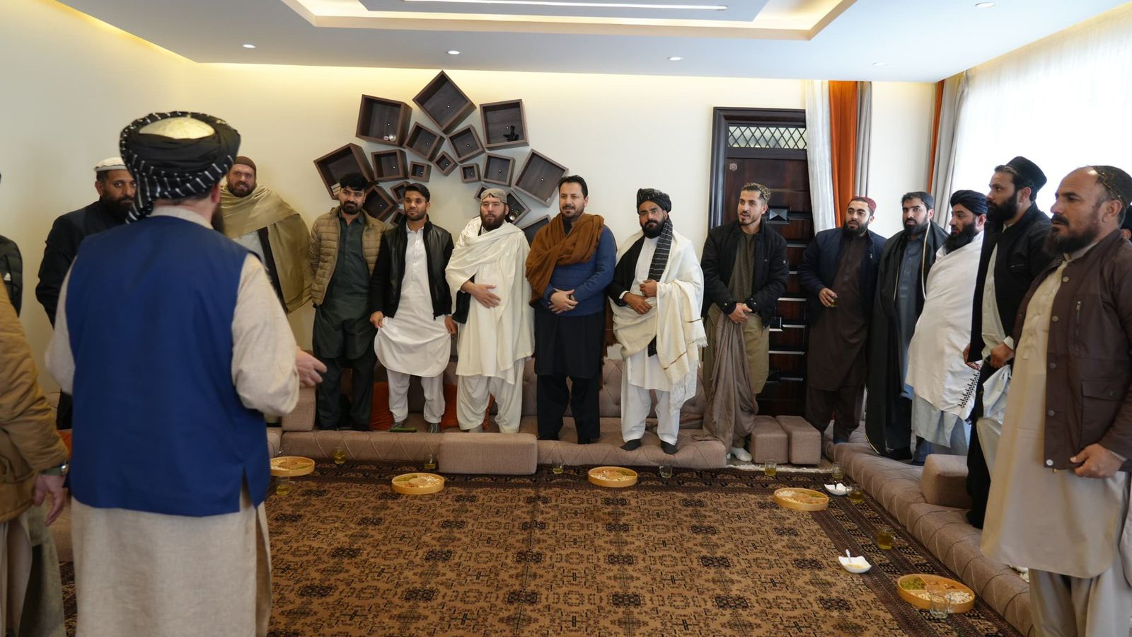 د افغان کرېکټ بورډ مشرتابه او ځیني لوبغاړي د خلیل الرحمن حقاني د فاتحې لپاره پکتیا ته تللي