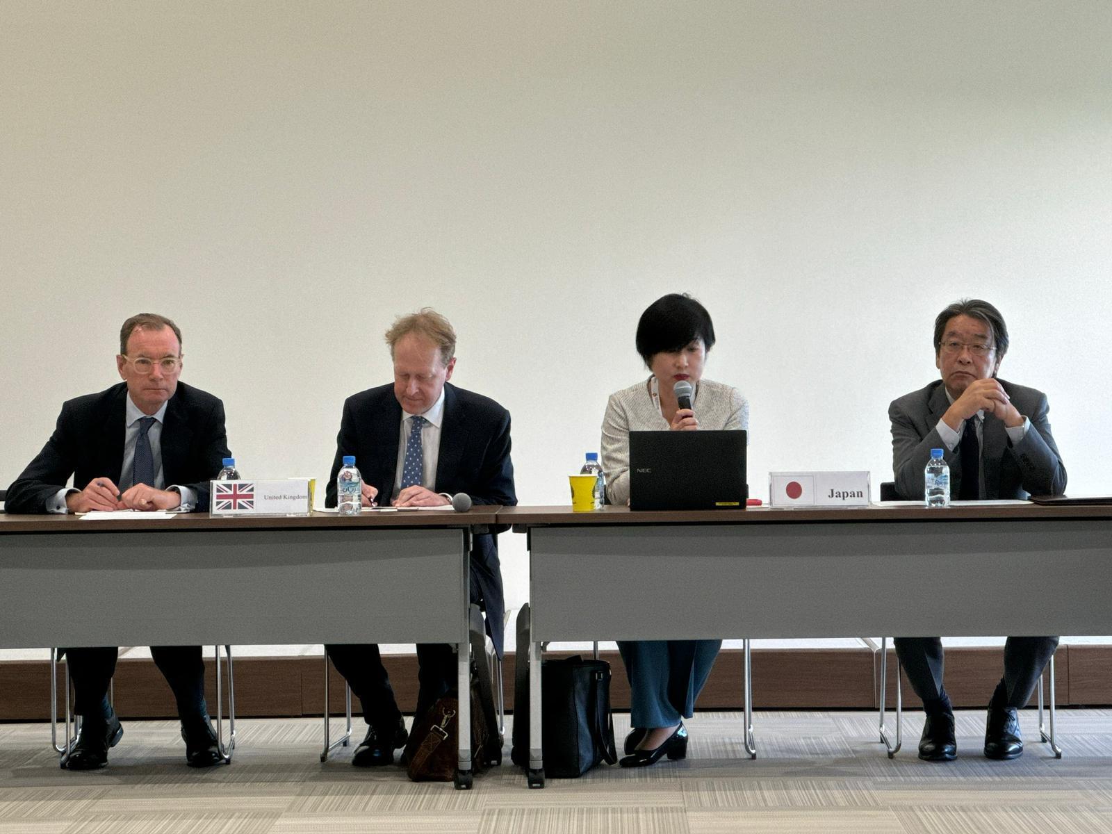 نشست مقام‌های بریتانیا و جاپان برای حمایت از زنان و دختران افغانستان برگزار شد