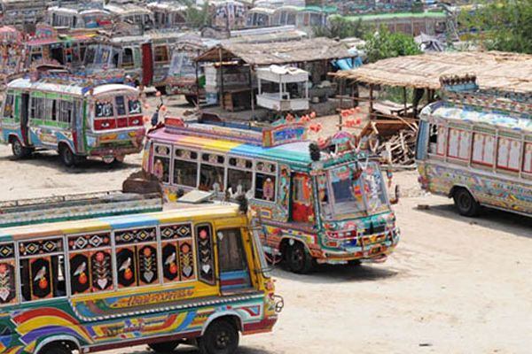 د بلوچستان ایالتي حکومت پر عامه ټرانسپورټ بندیز بېرته لغوه کړی