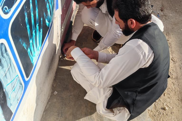 طالبان وایي ننګرهار کې یې ځینې روغتیایي مرکزونه د سرغړونې له امله تړلي دي