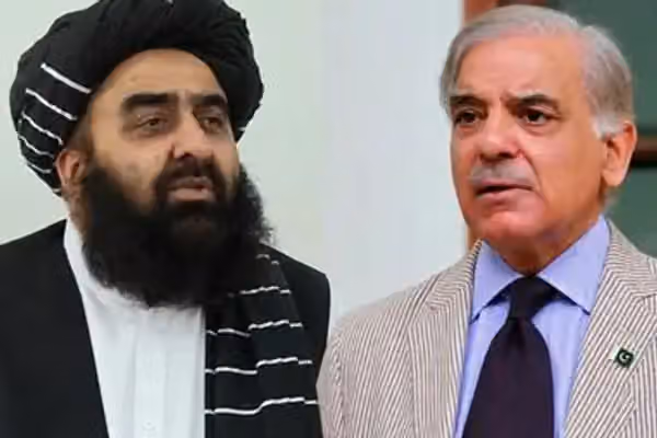 راپور: د طالبانو له بیا واکمنېدو وروسته د پاکستان او کابل اړیکې ترینګلې شوي