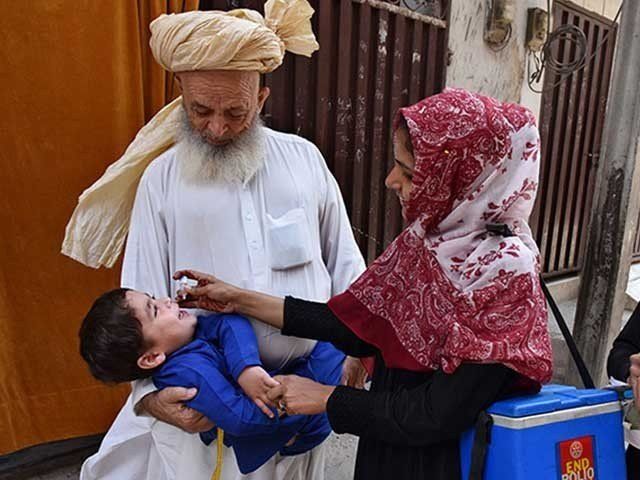 د افغانستان په ۱۴ ولایتونو کې د پولیو ضد واکسین کمپاین پیلیږي