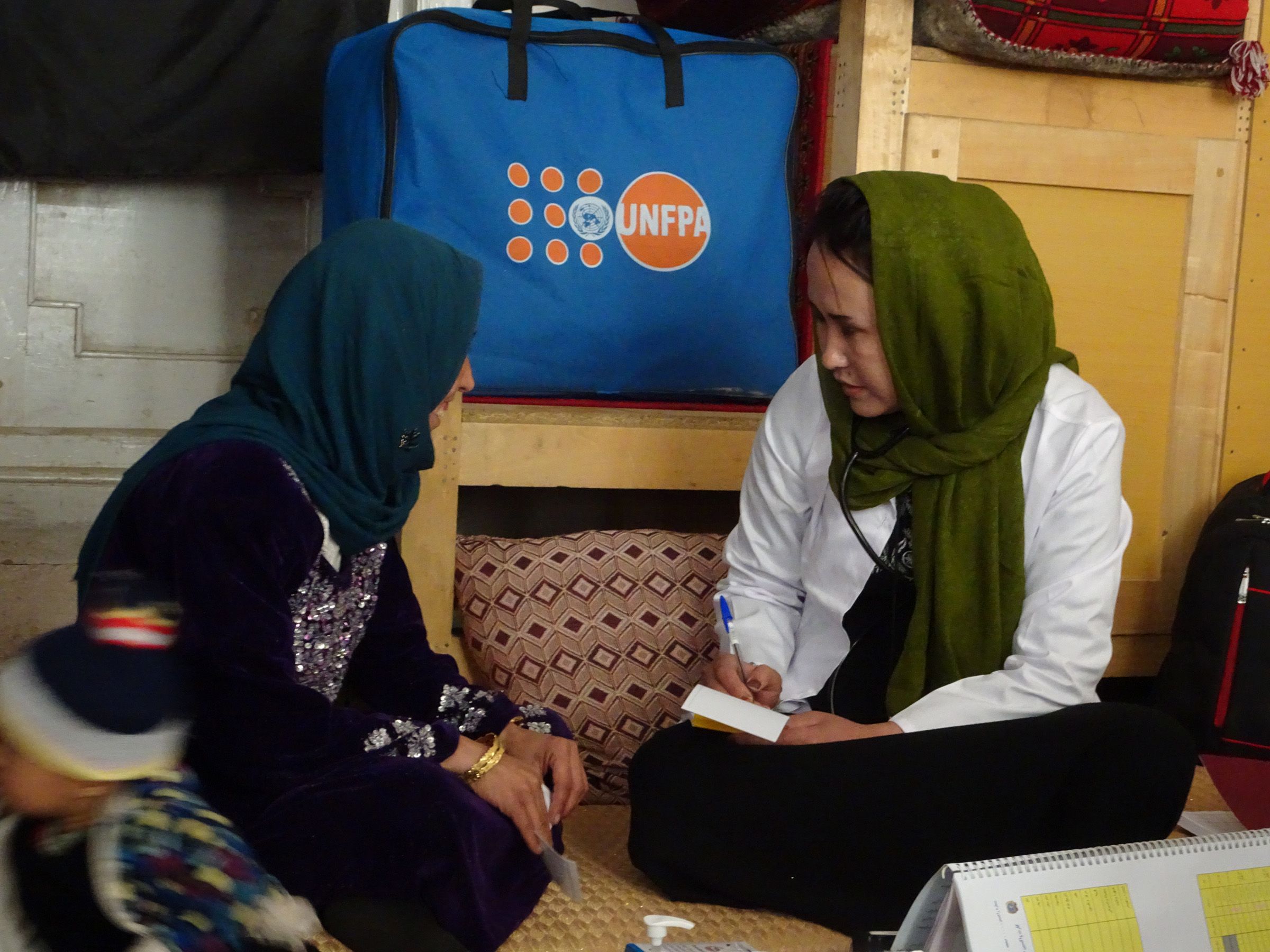 صندوق جمعیت سازمان ملل در افغانستان: ۱۴۱۰ زن به ۴۵۰ هزار زن و دختر خدمات صحی ارائه کردند