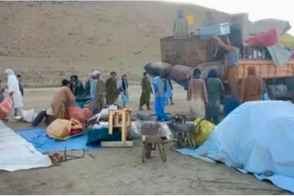 أفغانستان: طالبان تهجّر سكان ولاية غور من منازلهم تحت تهديد السلاح