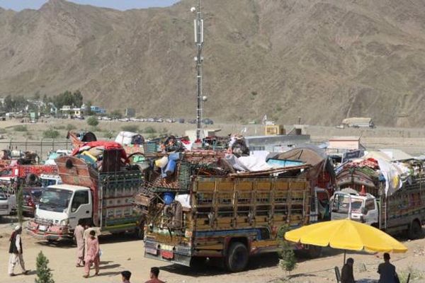 طالبان: تېره ورځ ۳۵۶ کورنۍ له پاکستان او ایران څخه راستنې شوې