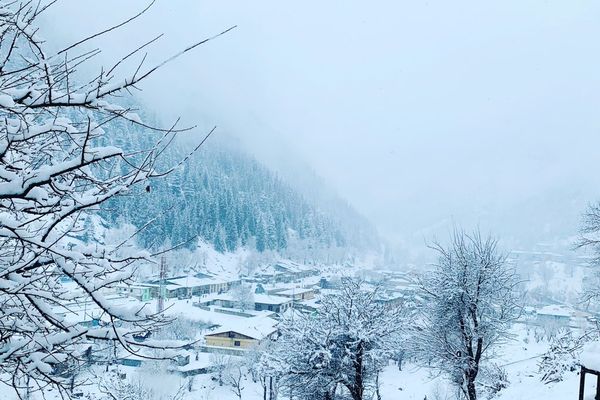 د نورستان - کونړ لويه لار د درنې واورې له امله د لنډمهال لپاره تړل شوې