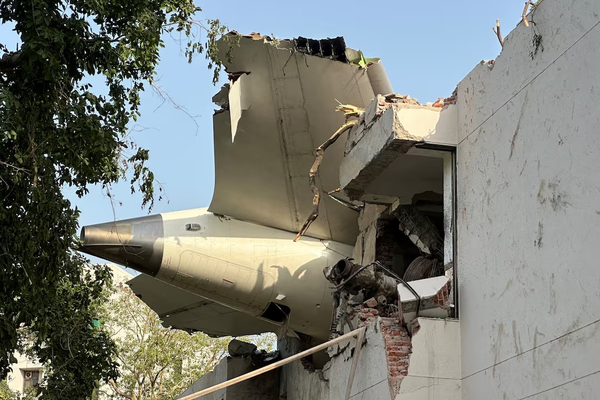 طالبانو د هندۍ الوتکې پر نسکورېدو خواشیني ښودلې