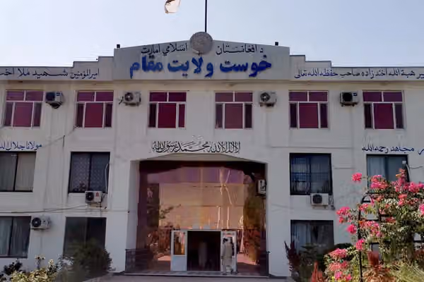 د طالبانو د امربالمعروف رییس په خوست کې له ۱۲ خبریالانو رسنیز وسایل اخیستي