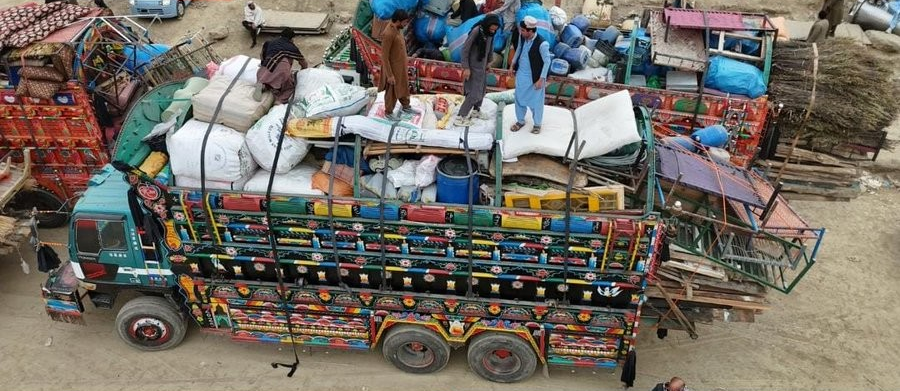 د افغان کډوالو اېستل؛ له پاکستان او ایران نه نږدې ۴۰۰ کورنۍ افغانستان ته ستنې شوې