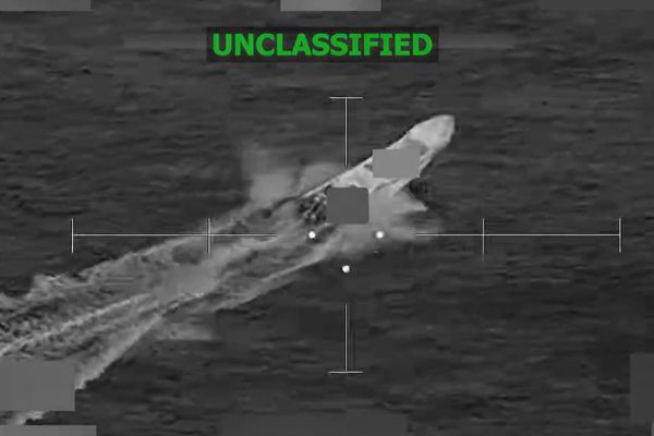 امریکا میگوید در حمله به دو شناور در اقیانوس آرام پنج مرد را کشته است