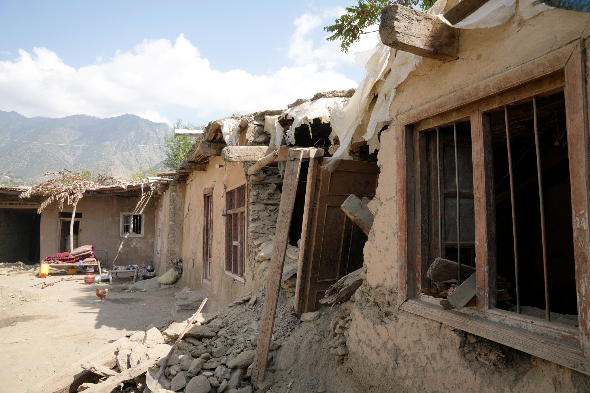ملل متحد: شش ماه پس از زلزله شرق افغانستان ۷۶۰۰ خانواده در سرپناه‌های موقت زندگی می‌کنند