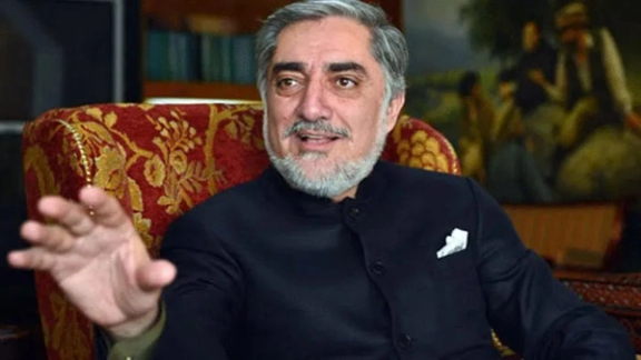 عبدالله عبدالله پر افغان زلمیانو غږ کړی چې په غیرقانوني لارو بهر ته لاړ نه شي