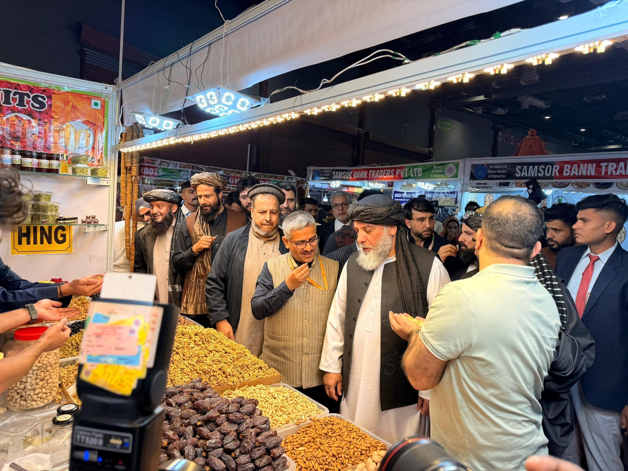 روزنامه هندو: هند سرمایه‌گذاری در معادن و بندهای برق افغانستان را بررسی می‌کند