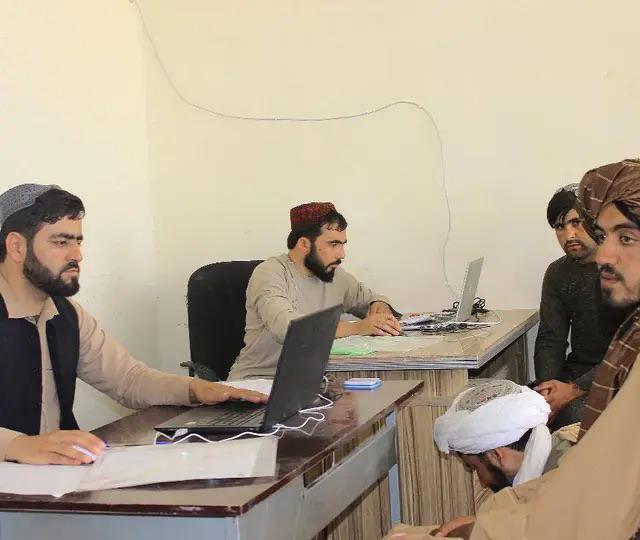 طالبان: په تېرو دوو کلونو کې مو ۴ میلیونه ۶ لکه کسانو ته برېښنايي تذکرې ور کړې دي