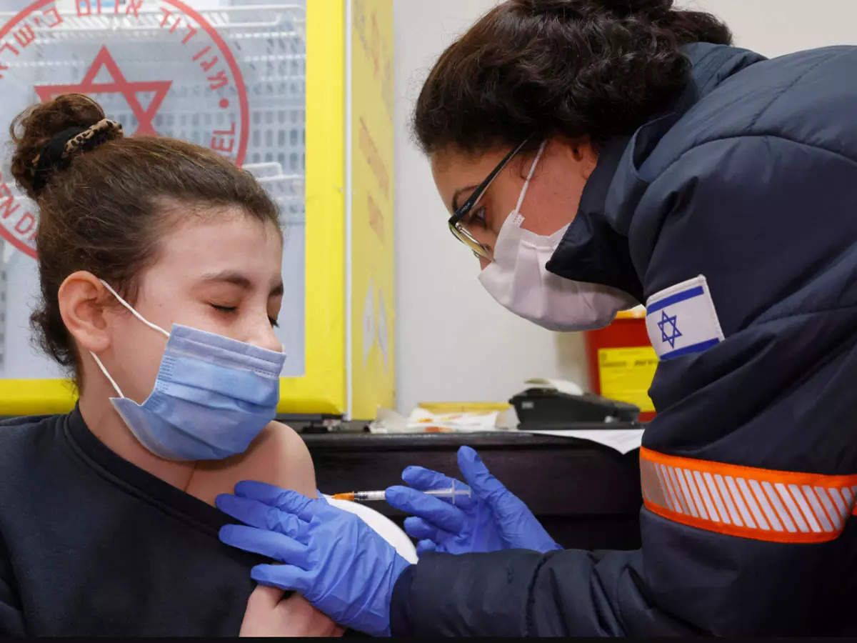 یک مقام صحی:افزایش سریع ابتلا به اومیکرون می‌تواند اسراییل را به مصونیت گله‌ای سوق دهد