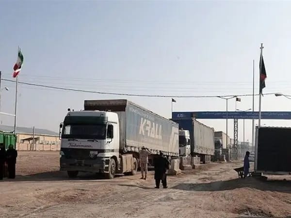 اېرنا: ۱۲ افغان موټر چلوونکي په ایران د تېلو د قاچاق په تور نیول شوي دي 