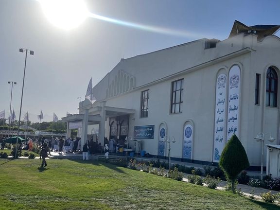 په کابل کې یوې سیاسي څېرې چې نه غواړي نوم یې خپور شي، افغانستان انټرنشنل ته وویل، چې «نړیوالو سرچینو» ورته ویلي چې دمګړۍ د یوې داسې سترې شورا جوړول مطرح دي، چې د افغانانو استازولي وکړای شي.