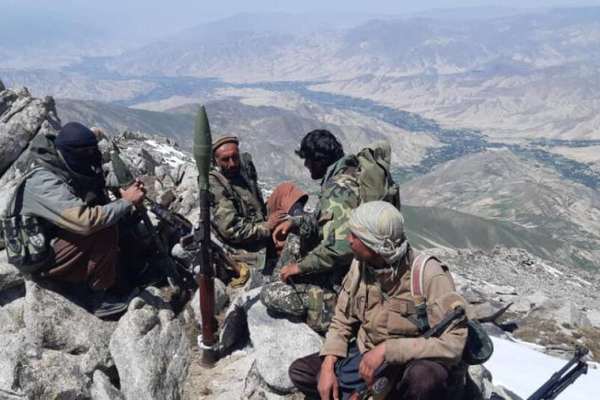 معارضو طالبان يشككون في جدوى الحوار ويلوحون بالخيار العسكري
