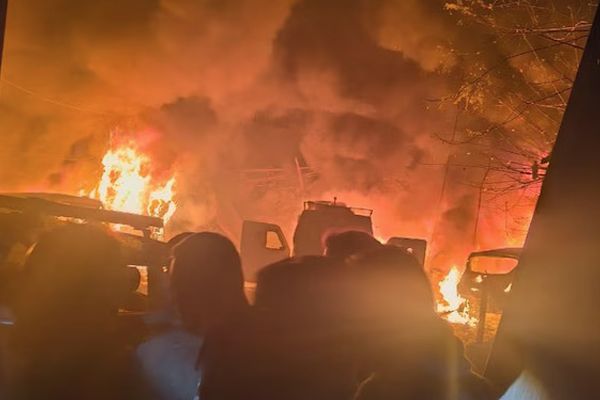 د هندي کشمیر په سرینګر کې د نوګام پولیسو پر مرکز چاودنې ۳۴ کسانو ته مرګژوبله اړولې