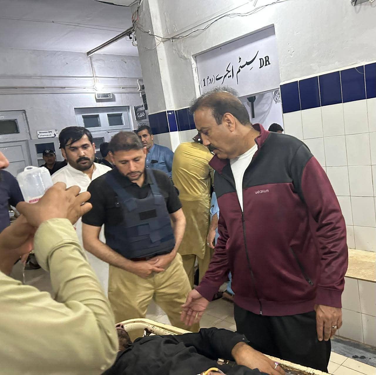 په بنو کې د یوې وسله‌والې نښتې پرمهال یو پولیس او دوه وسله‌وال وژل شوي