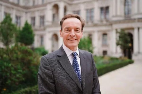 ریچارډ لینډسي: د ملګرو ملتونو دفترونو ته د ښځو پر لاسرسي محدودیتونه د منلو وړ نه دي