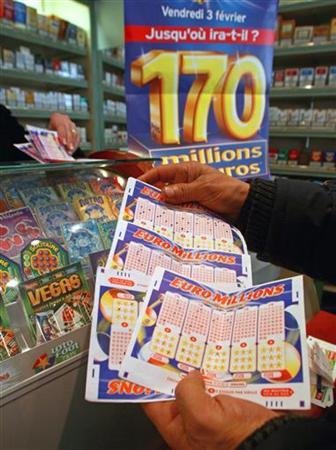 بدشانسی برنده لاتاری ۲۷۰هزار دالری؛ مرد الجزایری به‌دلیل نداشتن اسناد اقامت به‌مشکل برخورد