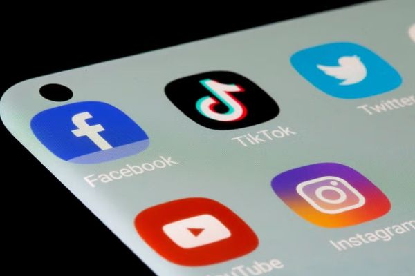 Taliban Block Access To Facebook & Instagram Across Afghanistan