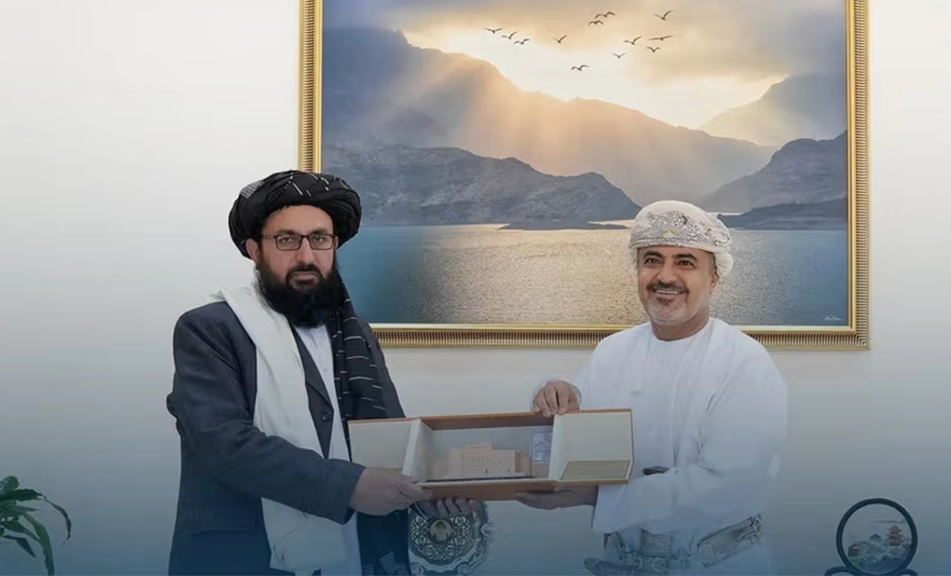 د طالبانو او عمان د ټرانسپورټ وزیرانو د دوه اړخیزو اړیکو پر پراختیا خبرې کړې دي