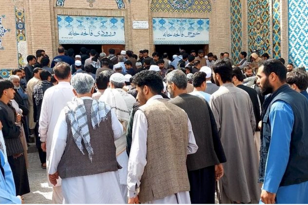 سني وګړو په هرات کې د شیعه قربانیانو لپاره د فاتحې مراسم ترسره کړل