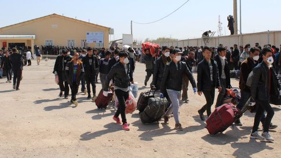 په تیرو ۱۰۰ ورځو کې له ایران څخه ۱.۱ مېلیون افغان کډوال افغانستان ته ستانه شوي