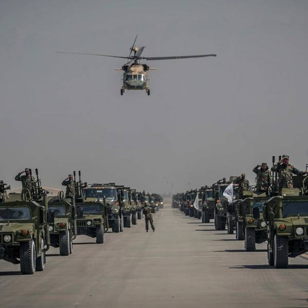 واشنګټن پوسټ: طالبانو د بګرام په پوځي اډه کې د نظامي الوتکو انځورونه پر ځمکه نقاشي کړي