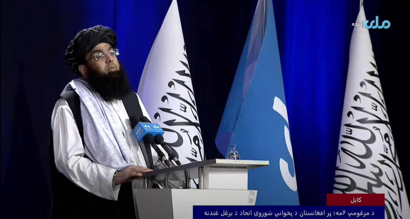 معاون سیاسی رئیس‌الوزرای طالبان: مجاهدین قدرت‌طلب اختلاف میان فارسی و پشتو را دامن زدند