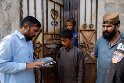 د ملګرو ملتونو کارپوهانو له پاکستان څخه وغوښتل چې له ګواښ سره د مخ افغانانو اېستل ودروي