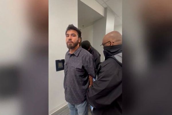 په امريکا کې د افغان پناه غوښتونکي نیول؛ دغه افغان وایي د امريکايي پوځ لپاره يې کار کړی