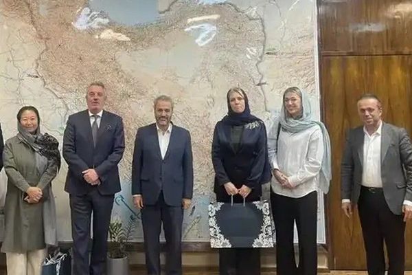 هالند برای حمایت از مهاجران افغان در ایران اعلام آمادگی کرد