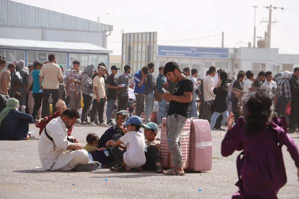 Iran Violating Afghan Refugees’ Dignity With Forced Deportations, Says Rights Group