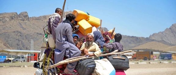 په یوه ورځ کې ۸۹۴ افغانان د تورخم له لارې هېواد ته ستانه شوي دي