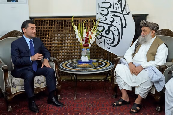 طالبانو او ازبکستان د «افغان ټرانس» رېل پټلۍ د امکان سنجۍ درې اړخیز هوکړه لیک لاسلیک کړ