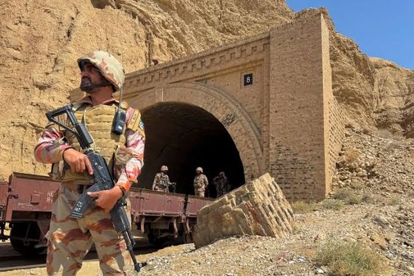 په سوېلي وزیرستان کې د پاکستاني ځواکونو او وسلهوالو ترمنځ نښتو کې ۱۱ ولسي وګړي ټپیان شوي