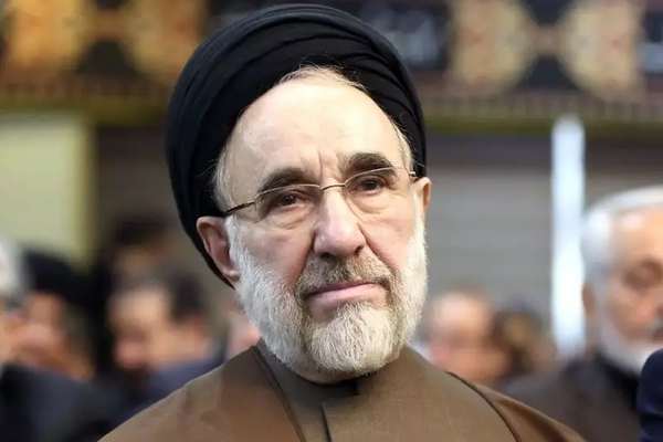 خاتمی: تا الان گدایی حکومت را میکردیم، دیدیم شرکت در انتخابات فایده ندارد