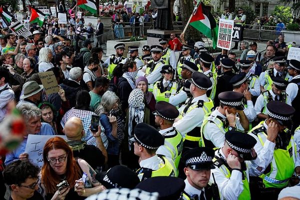 د برېتانیا پولیسو لسګونه فلسطین پلوي معترضین نیولي دي