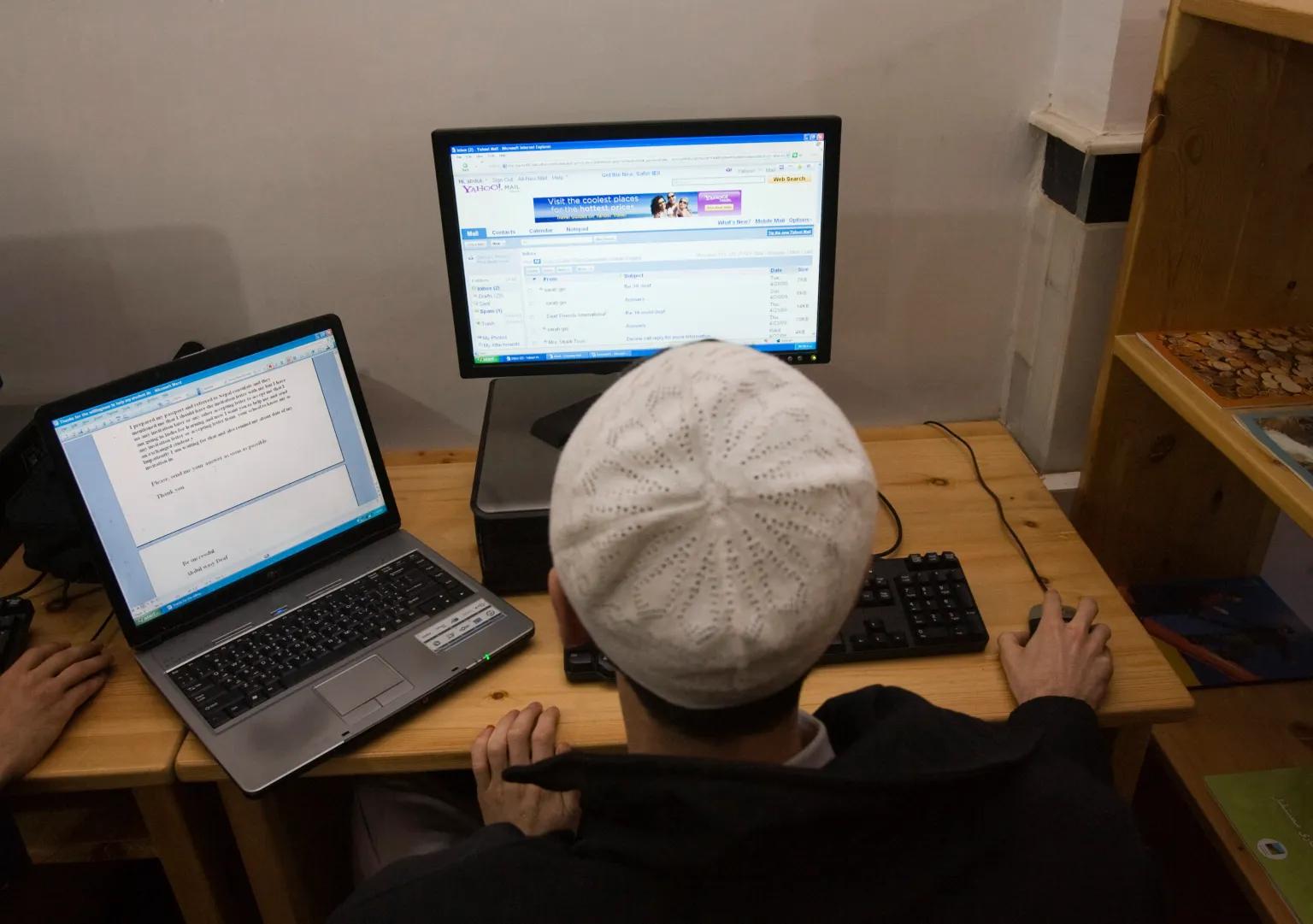 کمیته حمایت از روزنامه‌نگاران از طالبان خواست بدون هیچ شرطی اینترنت فایبر نوری را متصل کند