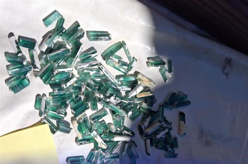 طالبان مقداری از سنگ‌های قیمتی نورستان را به ارزش نزدیک به ۶۵ میلیون افغانی فروخت