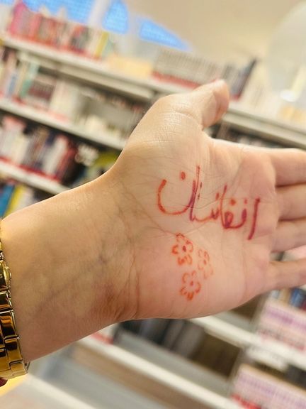 ژوند او روغتیا؛ که چېرې د وینې رنګ سور وي، نو رګونه ولې شنه ښکاري؟